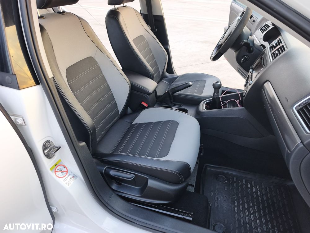 VOLKSWAGEN Jetta 2011 — imagine 6