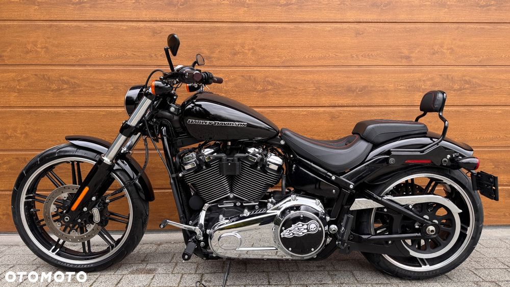 Harley-Davidson Softail Breakout - 2