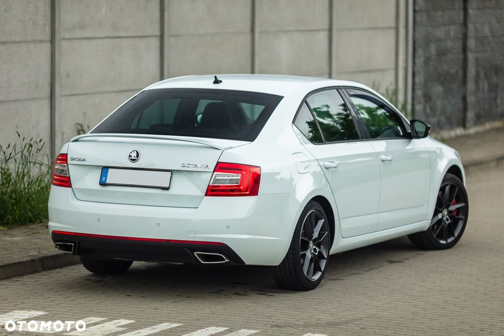 Skoda Octavia 2.0 TDI DSG RS - 15