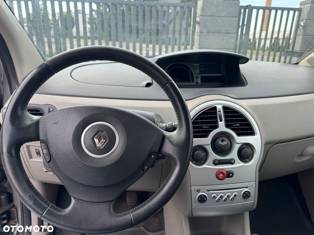Renault Modus 1.6 16V Privilege - 9