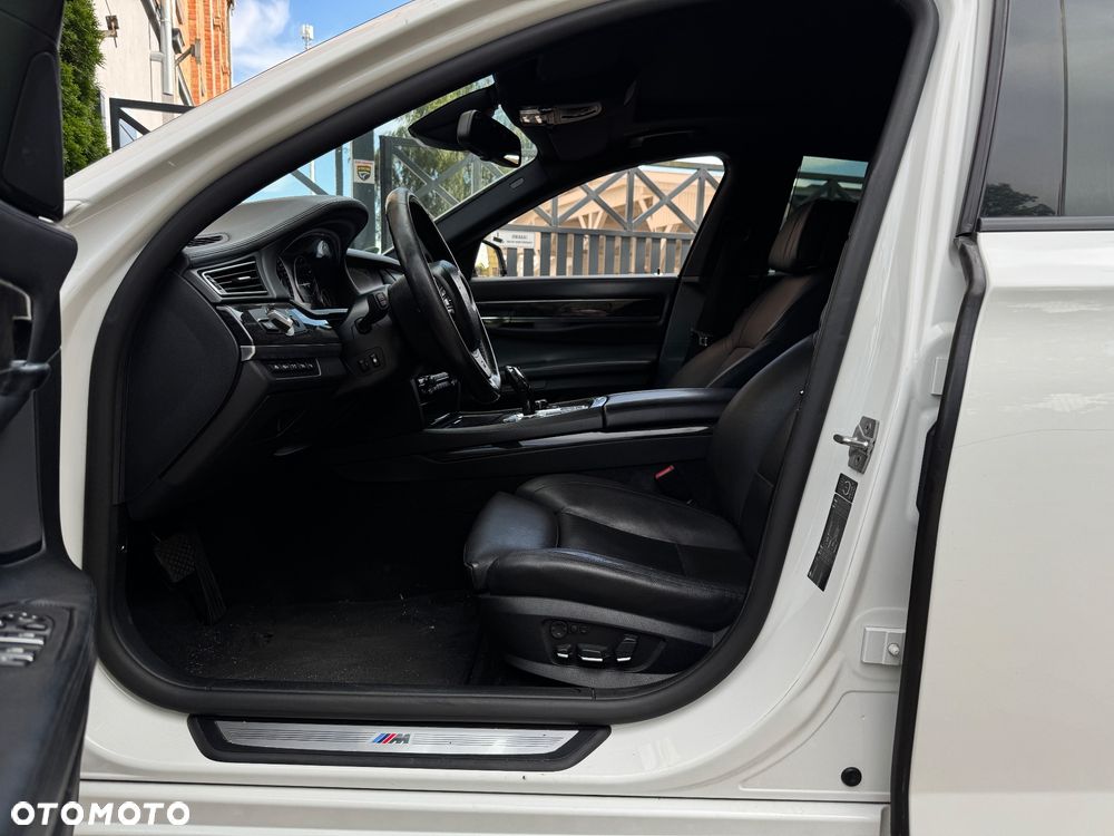 BMW Seria 7 - 8
