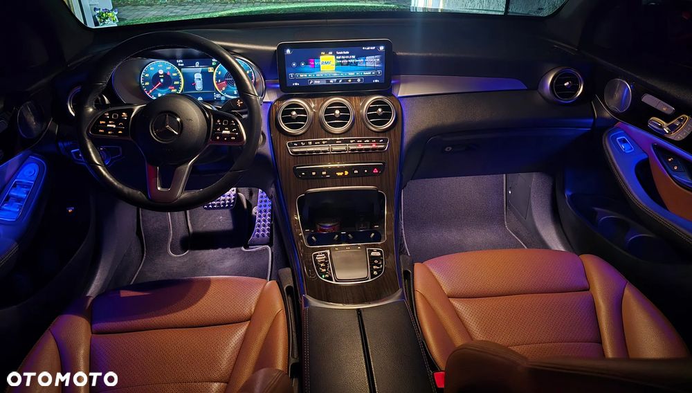 Mercedes-Benz GLC 300 4Matic 9G-TRONIC AMG Line Plus - 16