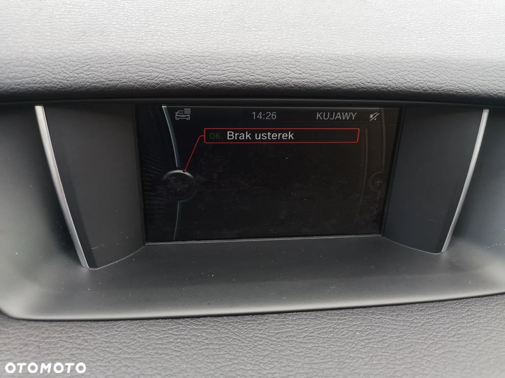 BMW X1 xDrive18d - 13
