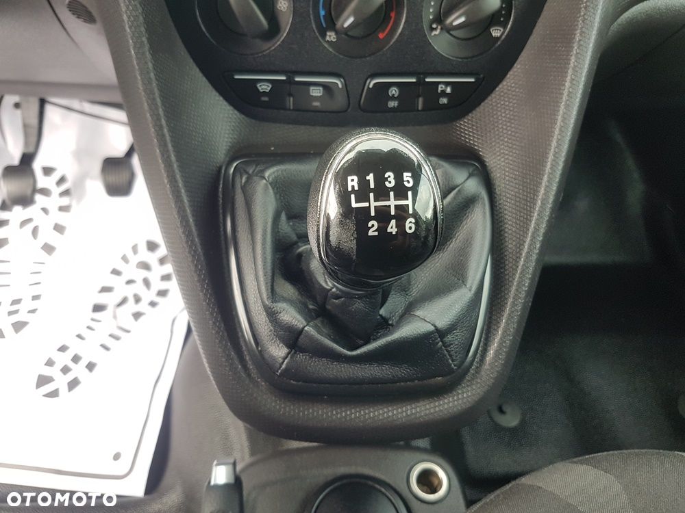 Ford TRANSIT CONNECT - 19