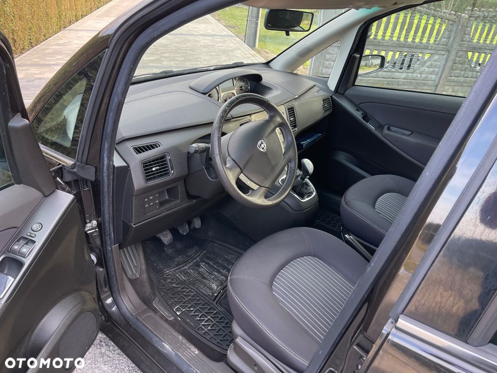 Lancia Musa 1.4 16V Gold - 11