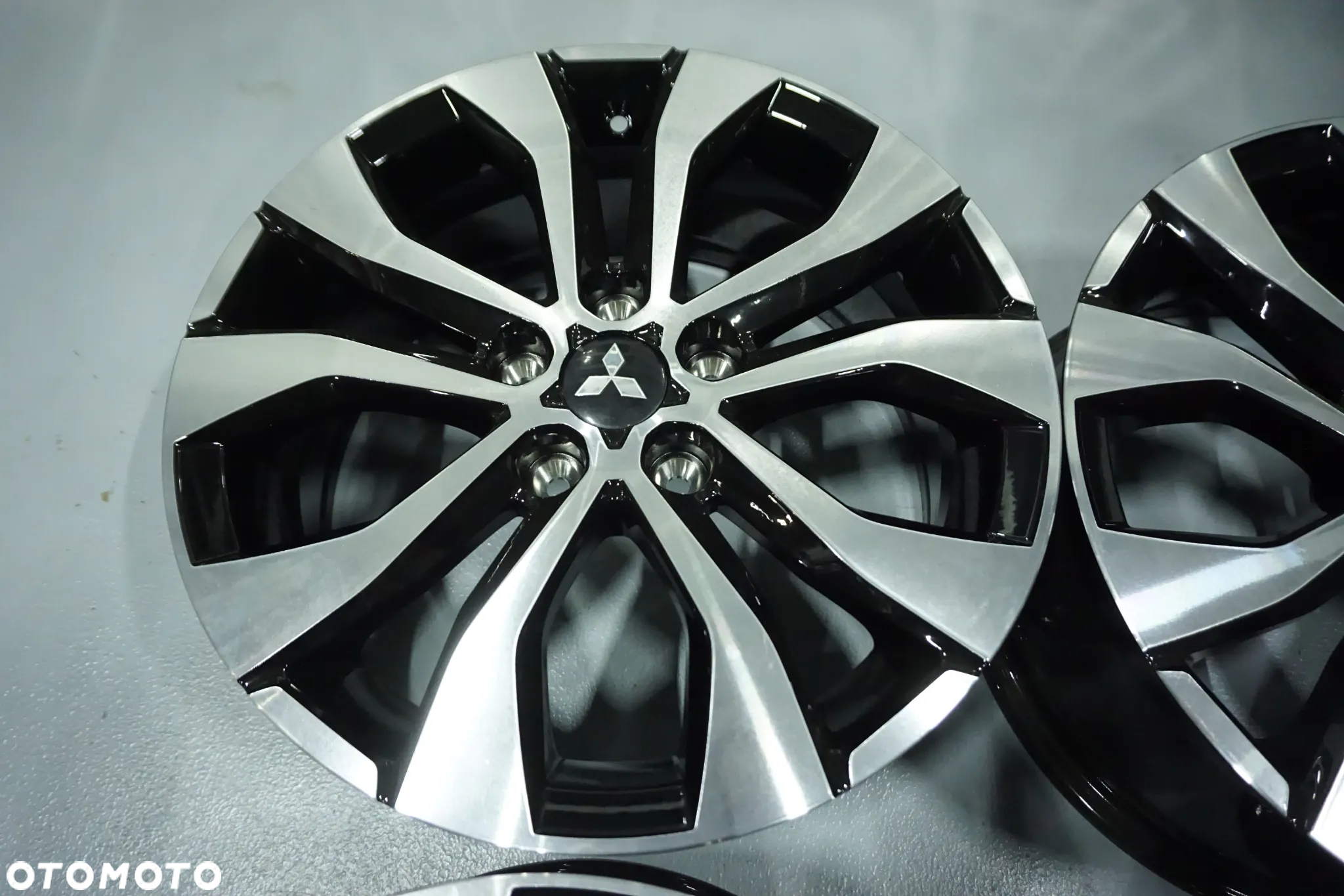 Felgi Aluminiowe  17 MITSUBISHI ASX NOWY MODEL ET35 X114,3 - 2