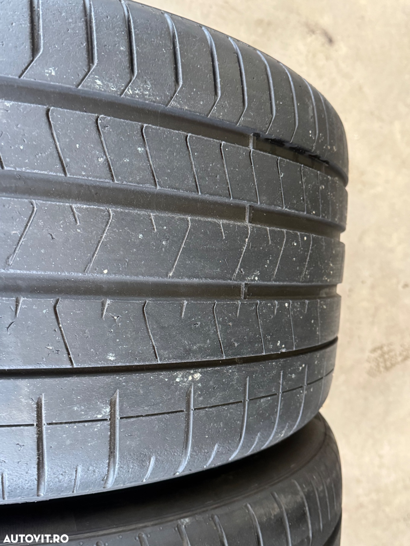 Vând 2 anvelope 325/30/23 Pirelli de vară ca noi - 2