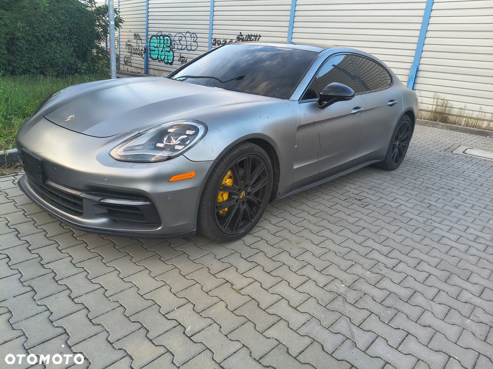 Porsche Panamera 4 - 9