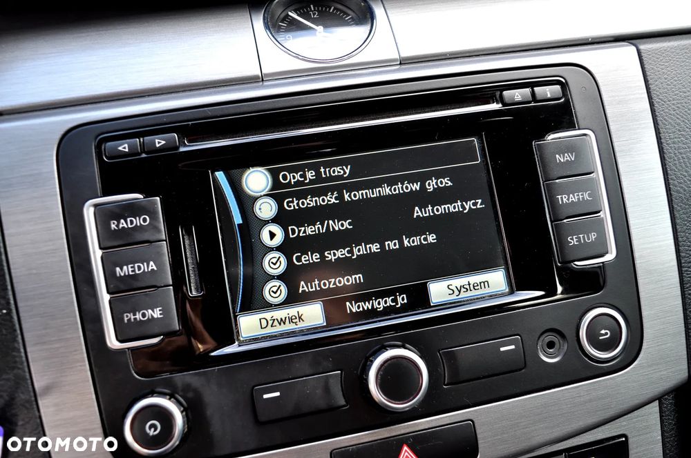 Volkswagen Passat - 25