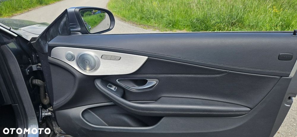 Mercedes-Benz Klasa C 300 9G-TRONIC - 11