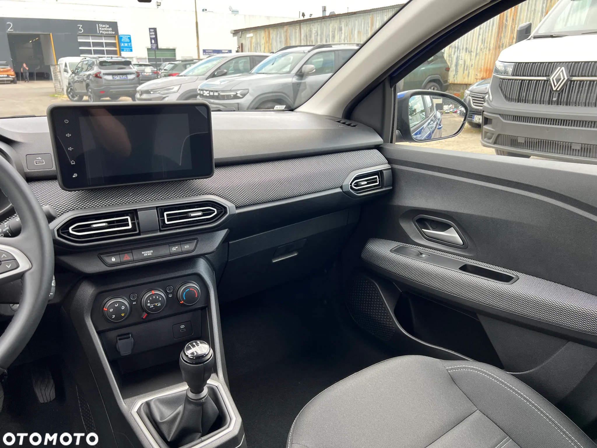 Dacia Sandero - 10