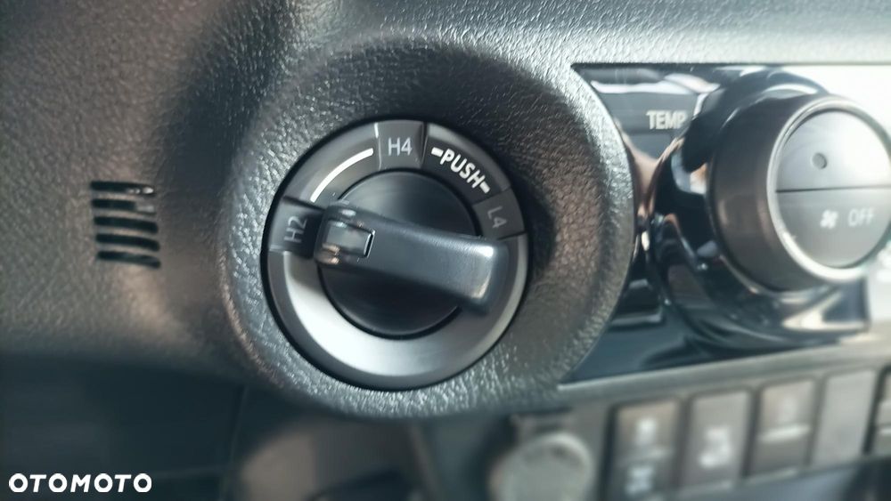 Toyota Hilux 2.8 D-4D mHEV Double Cab Invincible 4x4 - 30