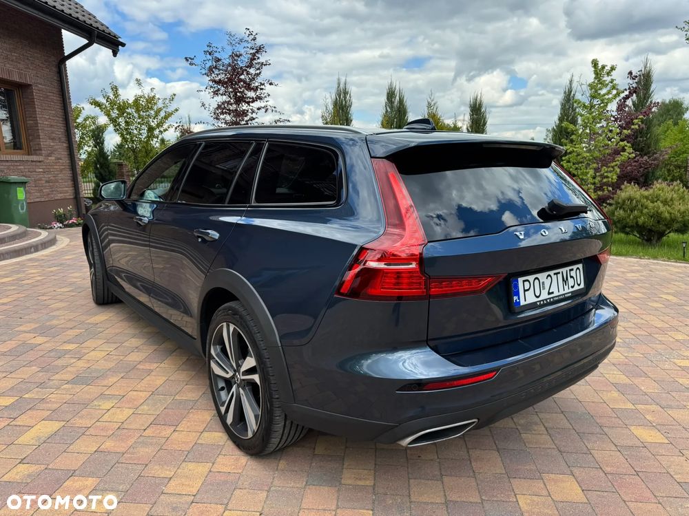 Volvo V60 Cross Country - 3