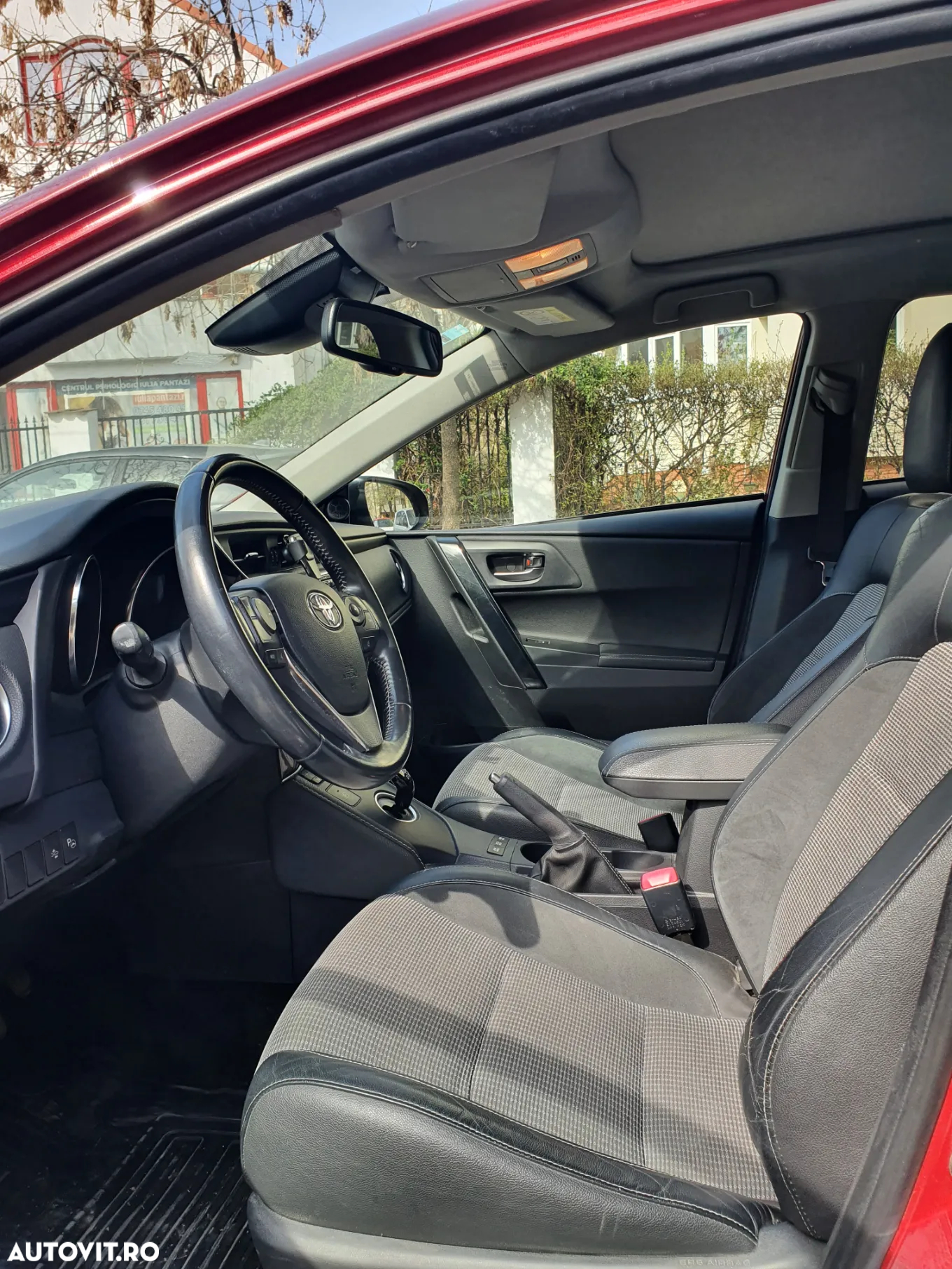 Toyota Auris 1.8 L VVT-i Hybrid Sol + - 14