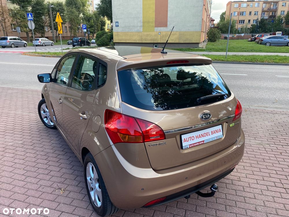 Kia Venga 1.6 CVVT Black Collection - 8