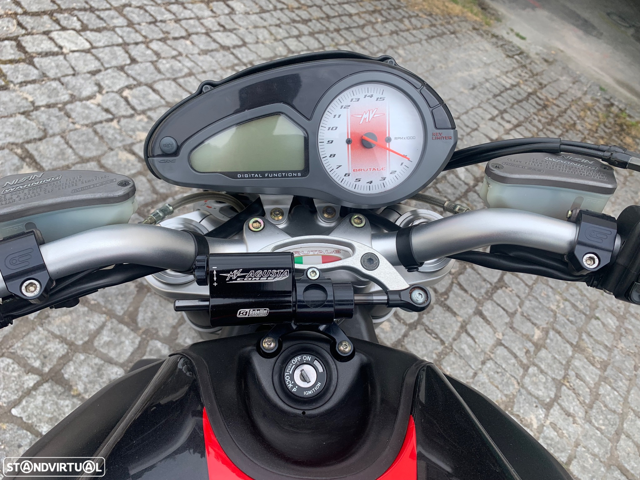 MV Agusta Brutale 910R F4 - 10