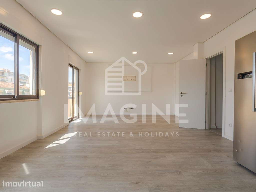 Apartamento T3, no Bairro do Liceu com Varandas - Grande imagem: 3/33