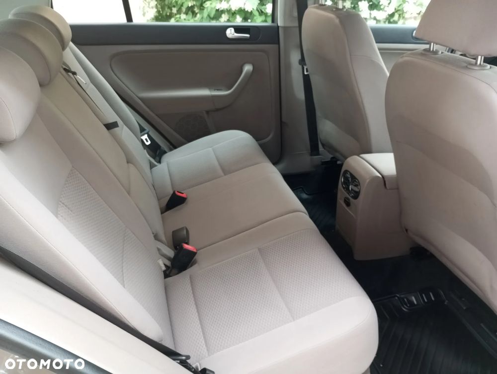 Volkswagen Golf Plus - 8