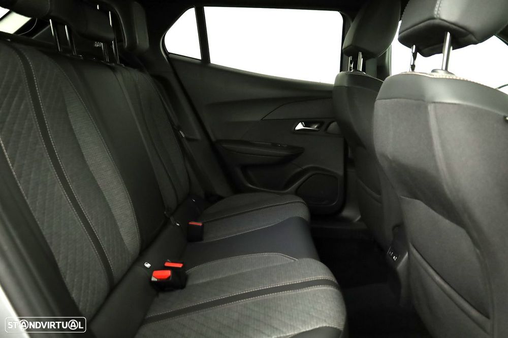 Peugeot 2008 1.2 PureTech Allure - 22
