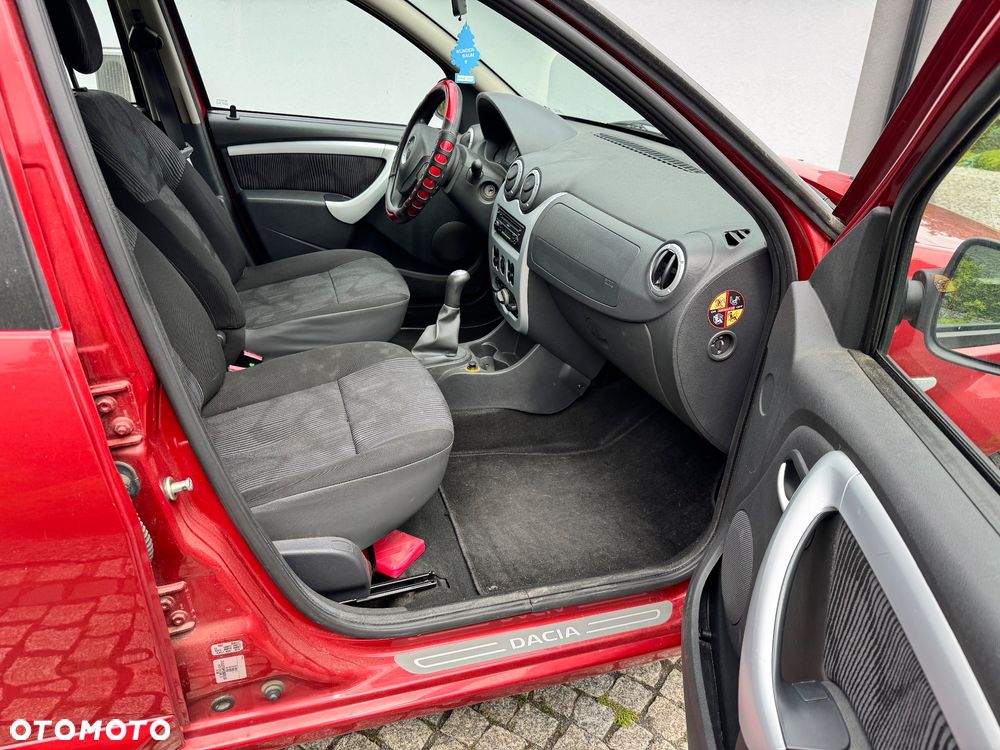 Dacia Sandero - 32