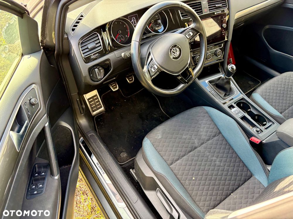 Volkswagen Golf - 19