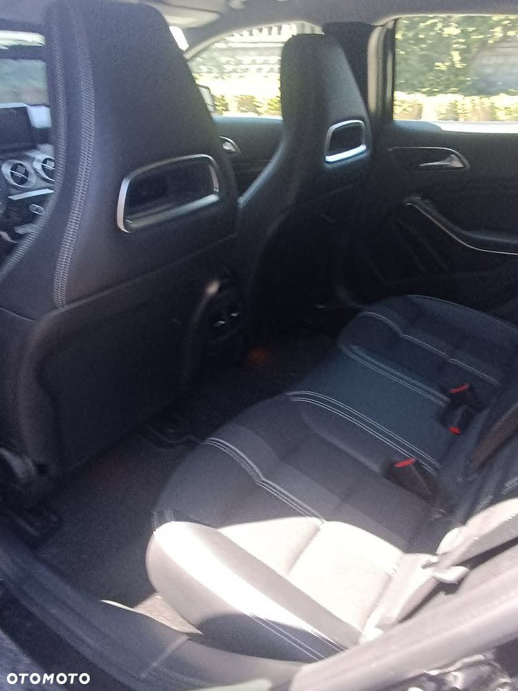 Mercedes-Benz GLA 200 7G-DCT Style - 9