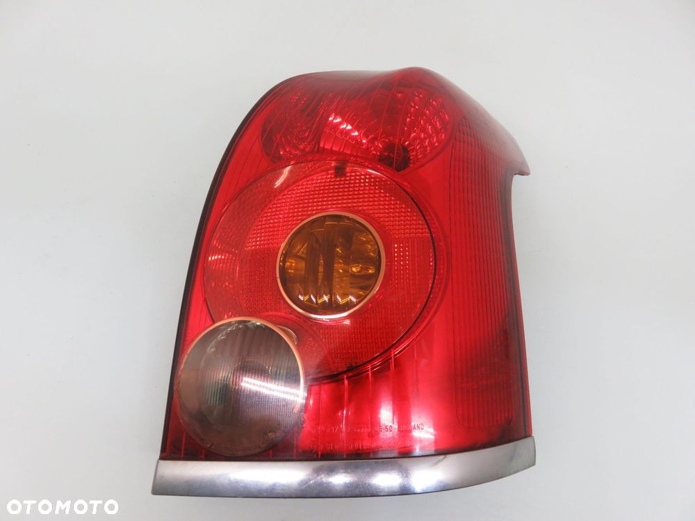 LAMPA PRAWA TYLNA TOYOTA AVENSIS II Kombi (T25) - 10