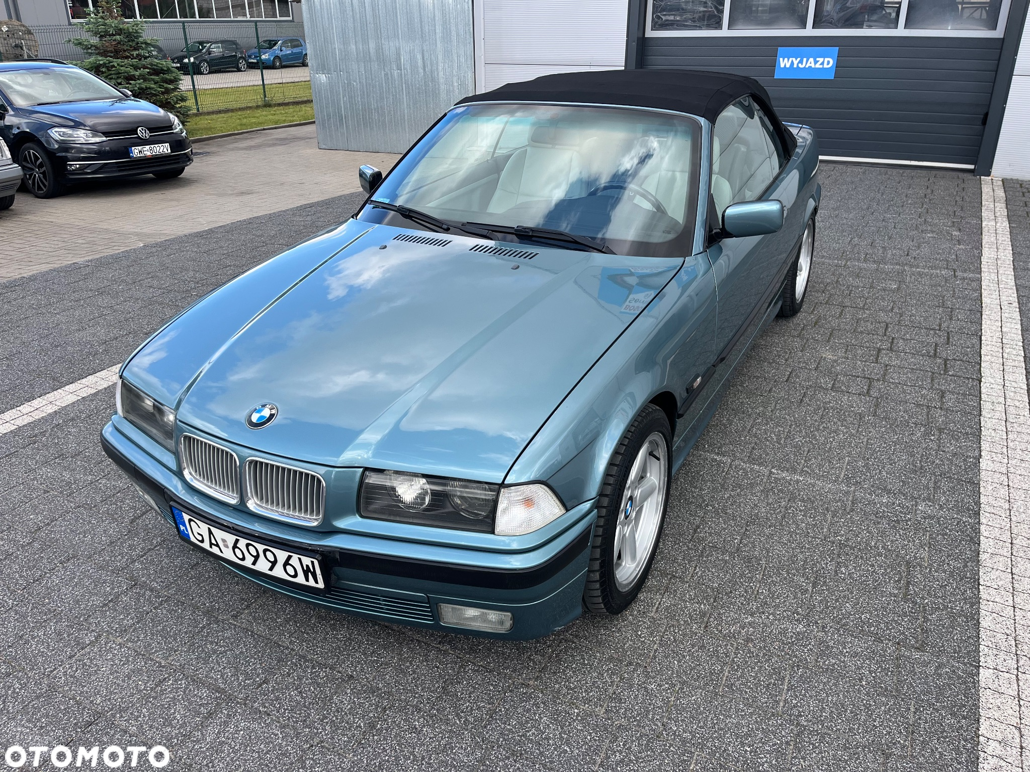 BMW Seria 3 318i Cabriolet - 22