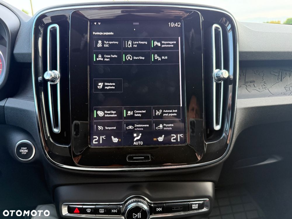 Volvo XC 40 T3 Momentum - 21