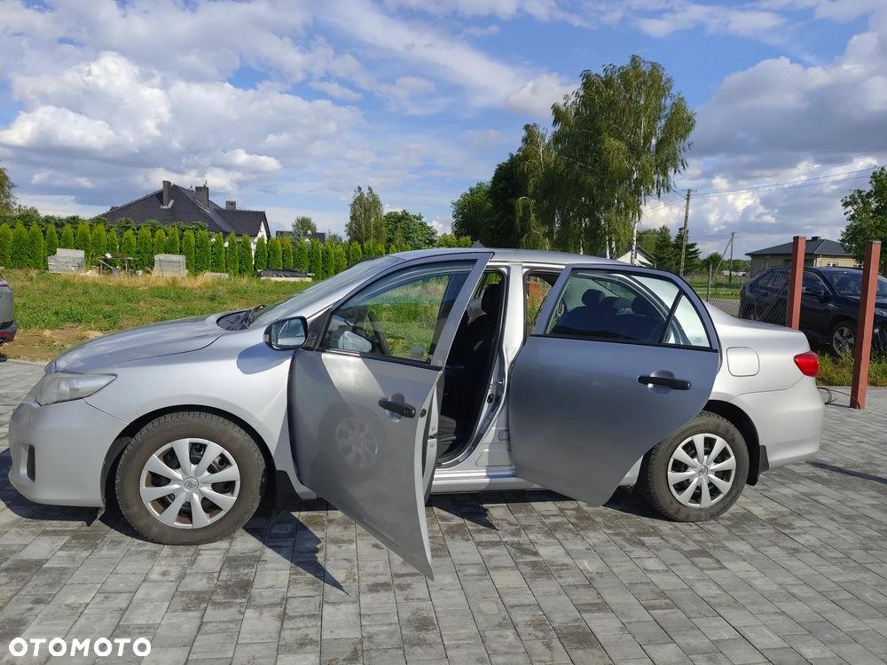 Toyota Corolla - 4