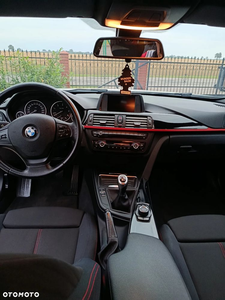 BMW Seria 3 320d Efficient Dynamics Sport Line - 11