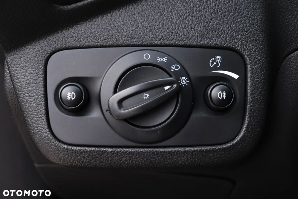 Ford Kuga 2.0 TDCi 2x4 Titanium - 20