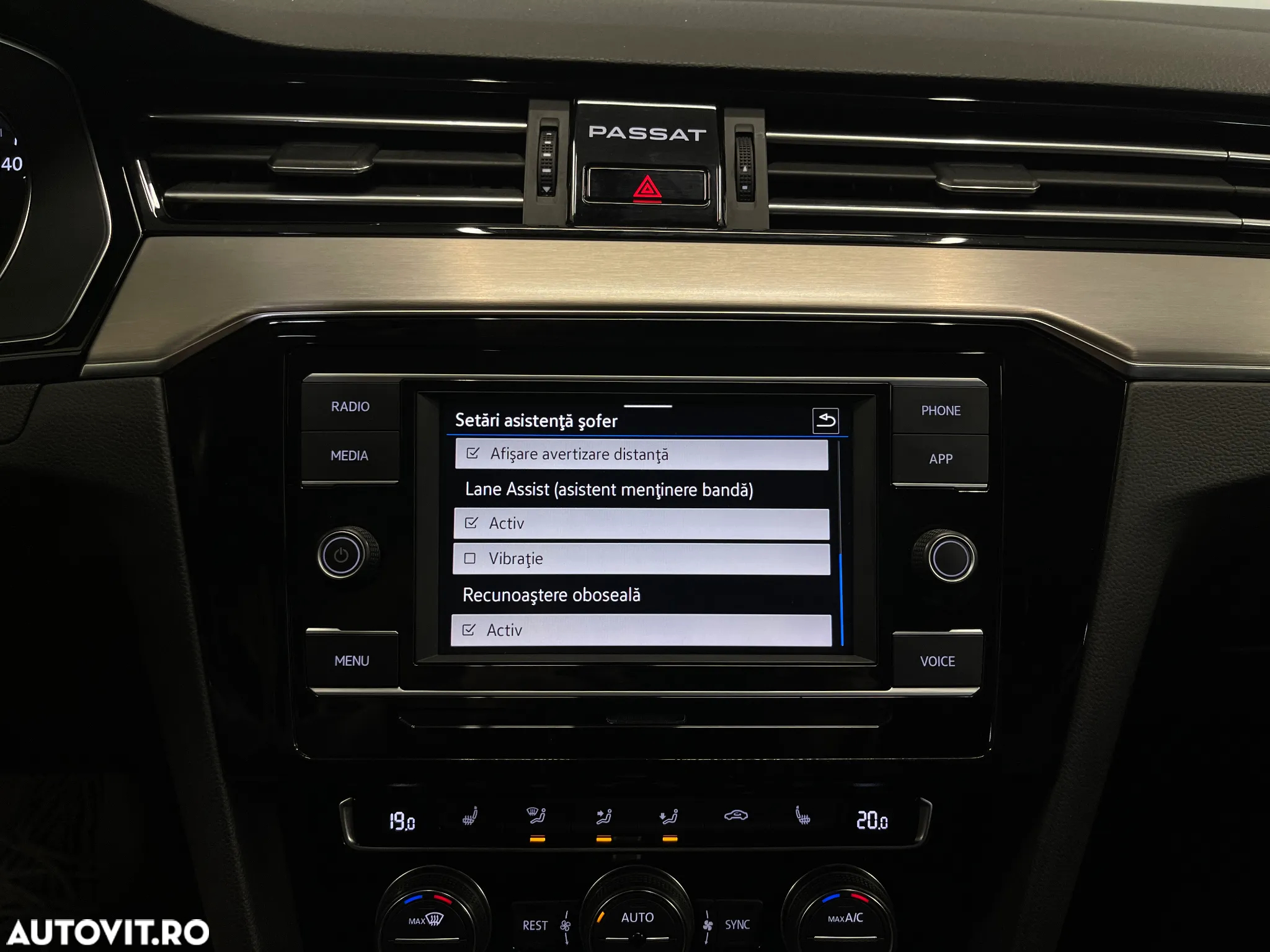 Volkswagen Passat 2.0 TDI DSG Highline - 14