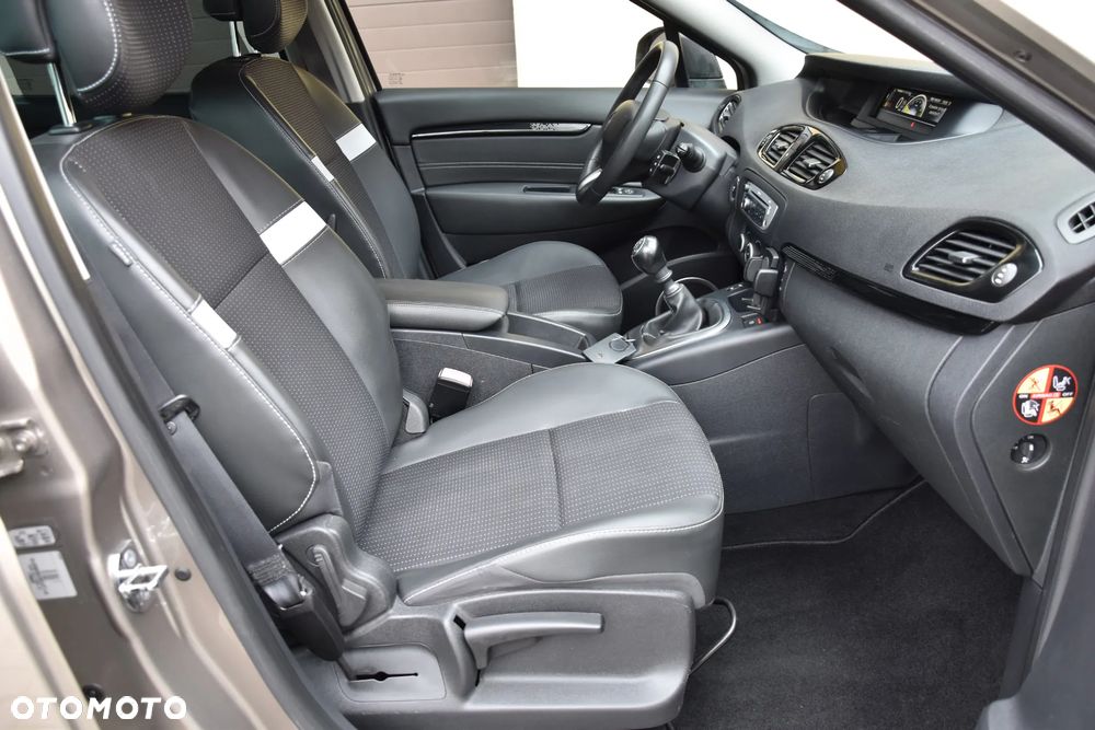 Renault Scenic 1.6 16V 110 Dynamique - 20