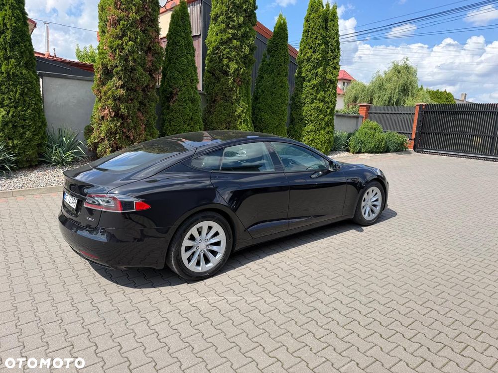 Tesla Model S - 17