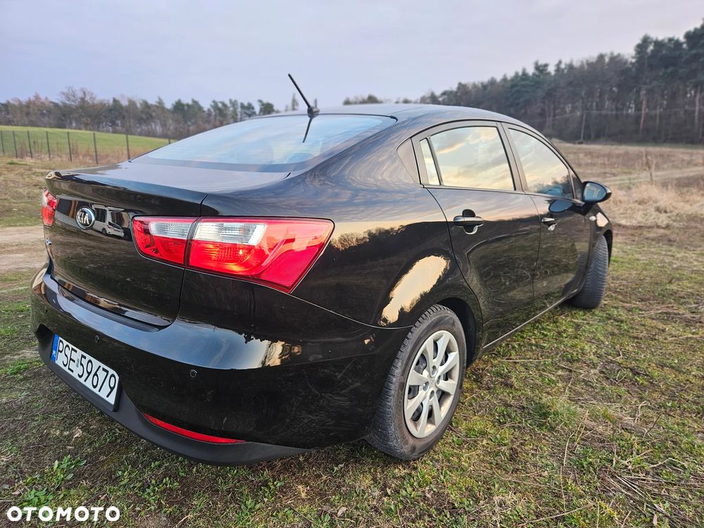 Kia Rio 1.4 L - 11