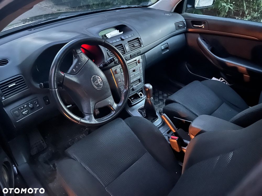 Toyota Avensis 2.0 D-4D High - 7