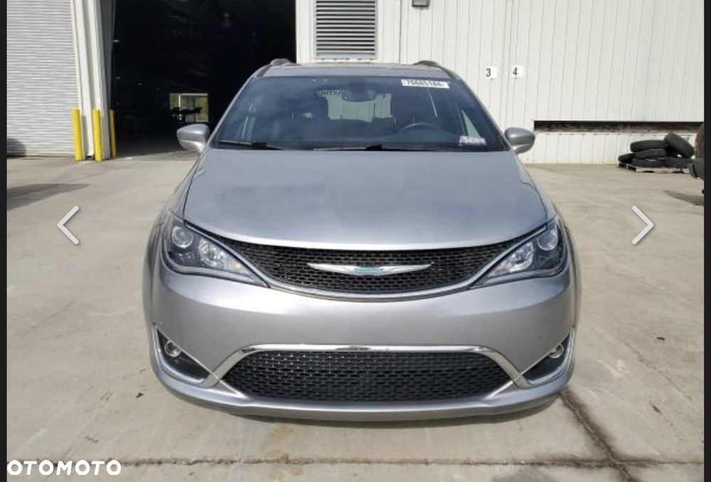 Chrysler Pacifica - 15