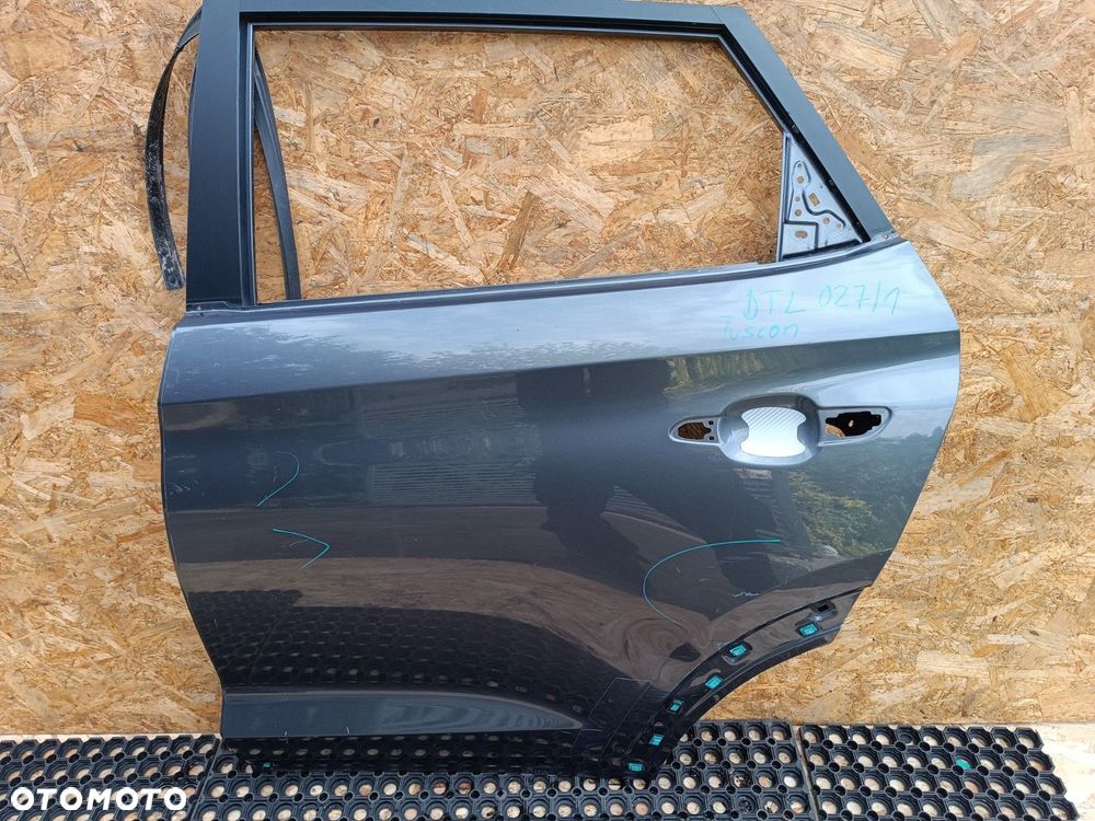 HYUNDAI TUCSON DRZWI TYŁ TYLNE LEWY - 1