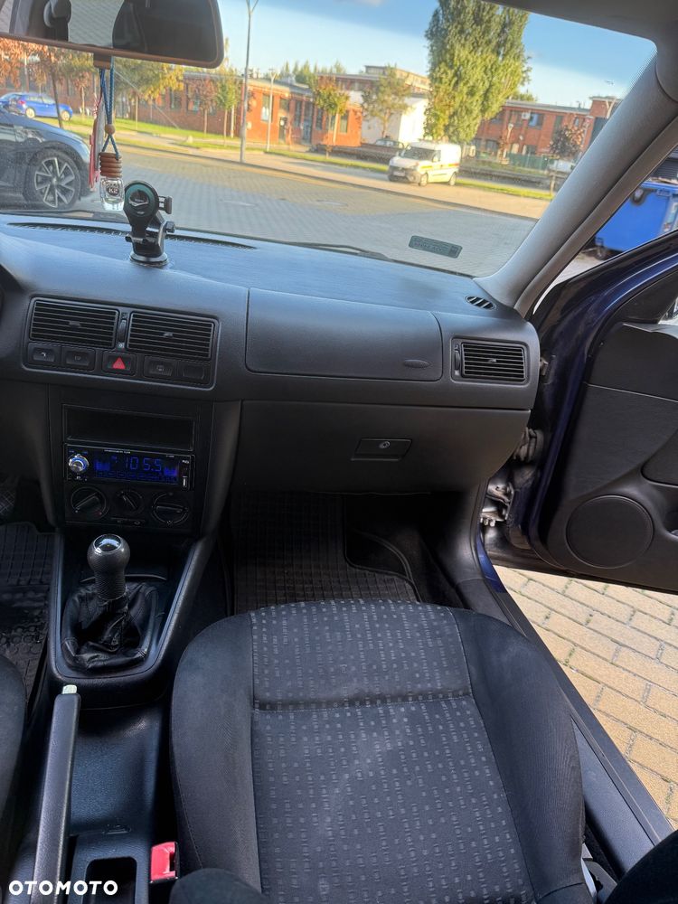 Volkswagen Golf 1.9 TDI Q - 32