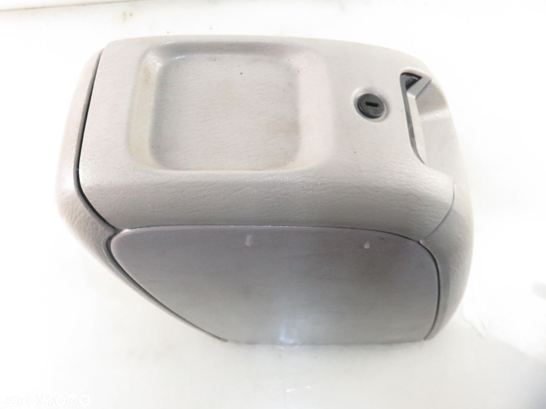 PODŁOKIETNIK CHRYSLER VOYAGER IV OYQ3TRMAB - 1
