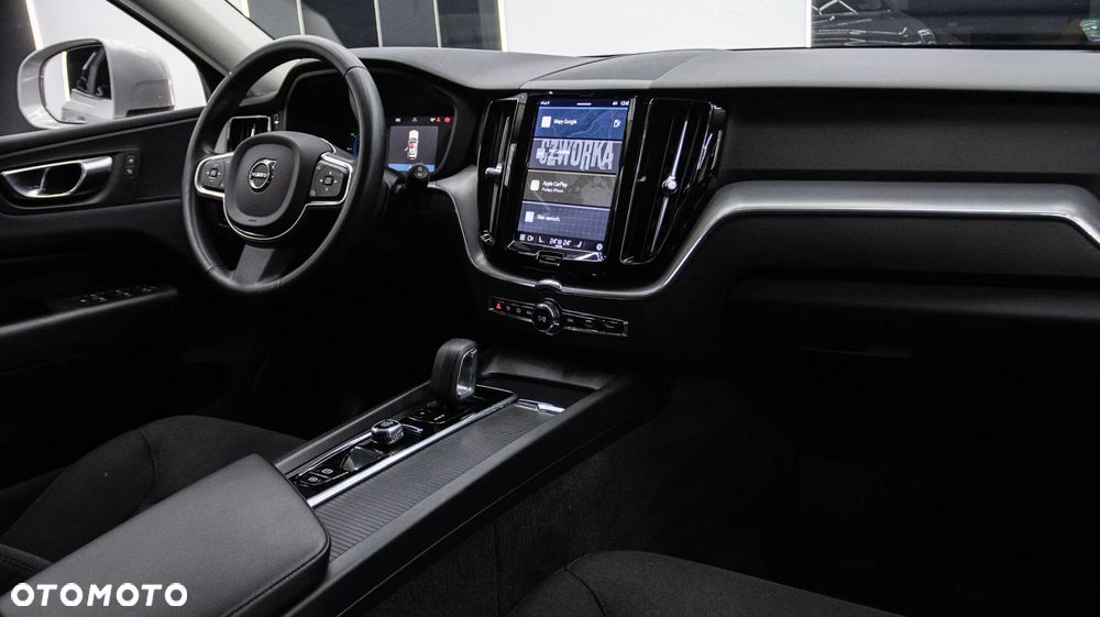 Volvo XC 60 B4 B Momentum Pro - 15
