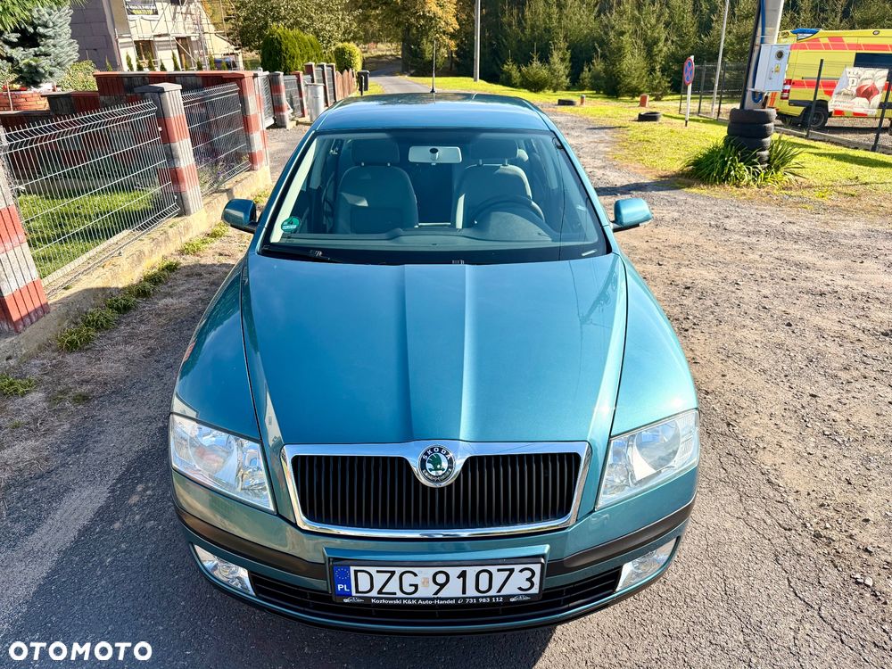 Skoda Octavia 1.6 Ambiente - 8