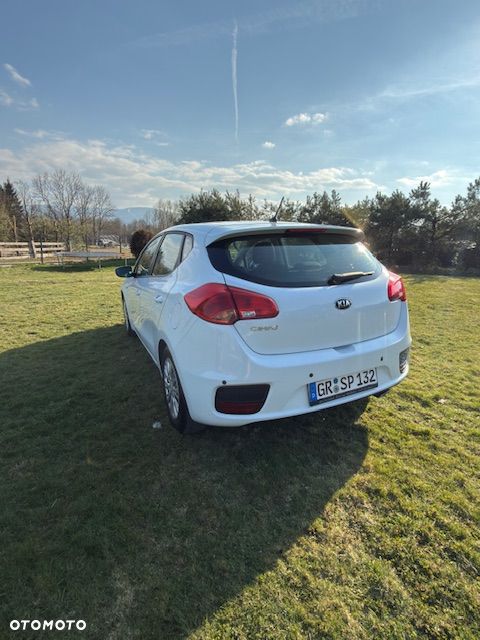 Kia Ceed - 8