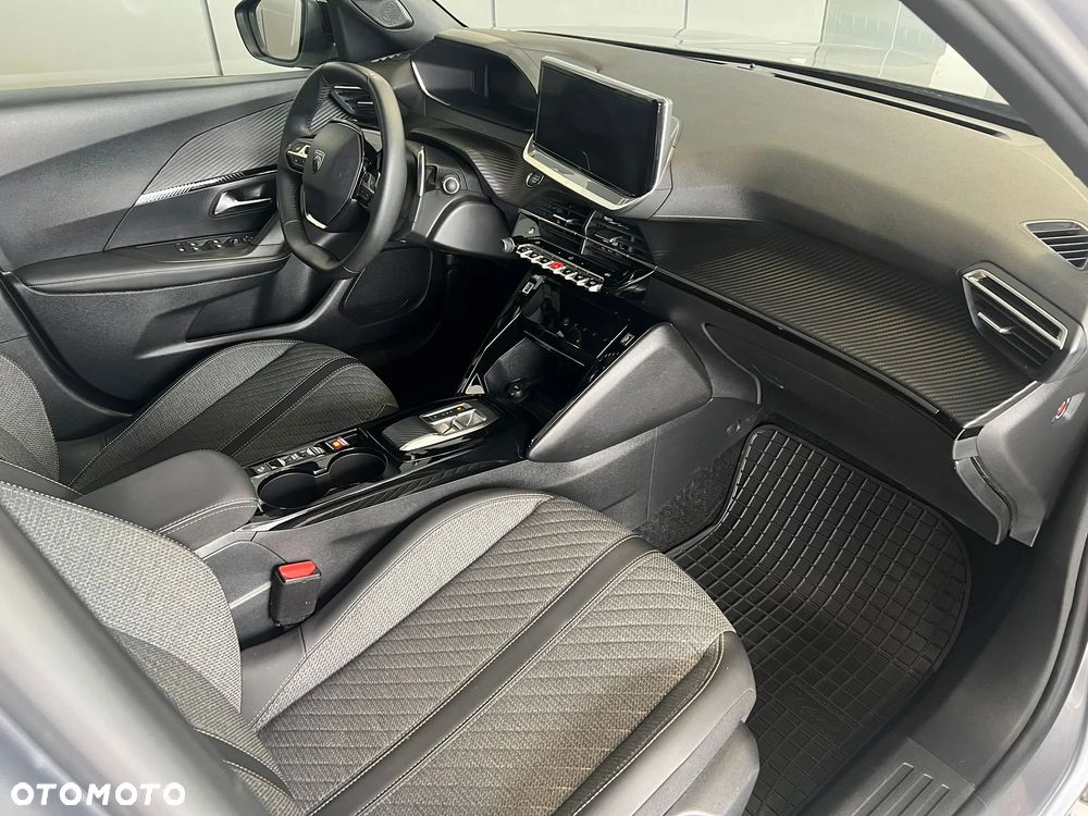 Peugeot 2008 PureTech 130 Allure S&S EAT8 - 9