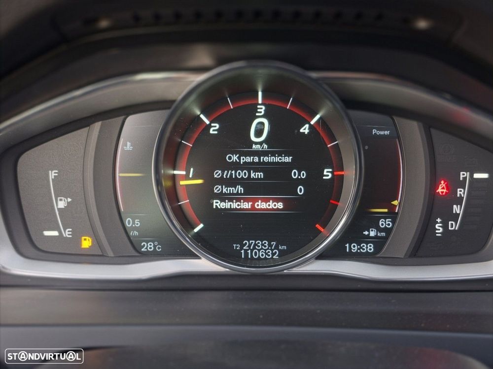 Volvo V60 Cross Country 2.0 D3 Summum Geartronic - 5