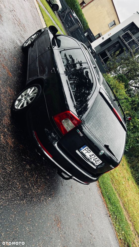 Skoda Octavia 2.0 TDI DPF RS DSG - 5