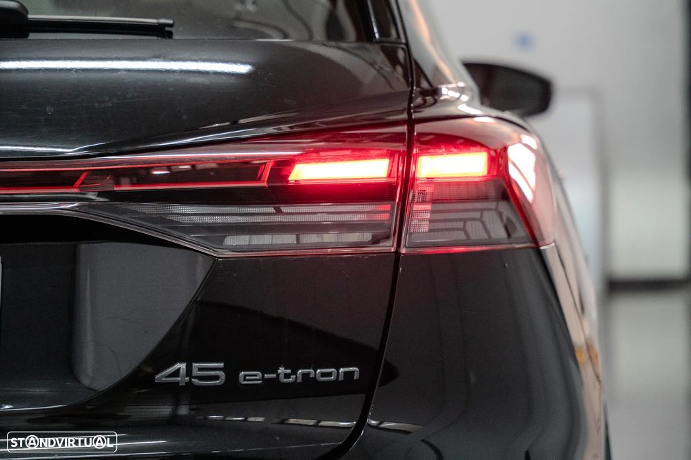 Audi Q4 e-tron 45 82 kWh SE Business - 8