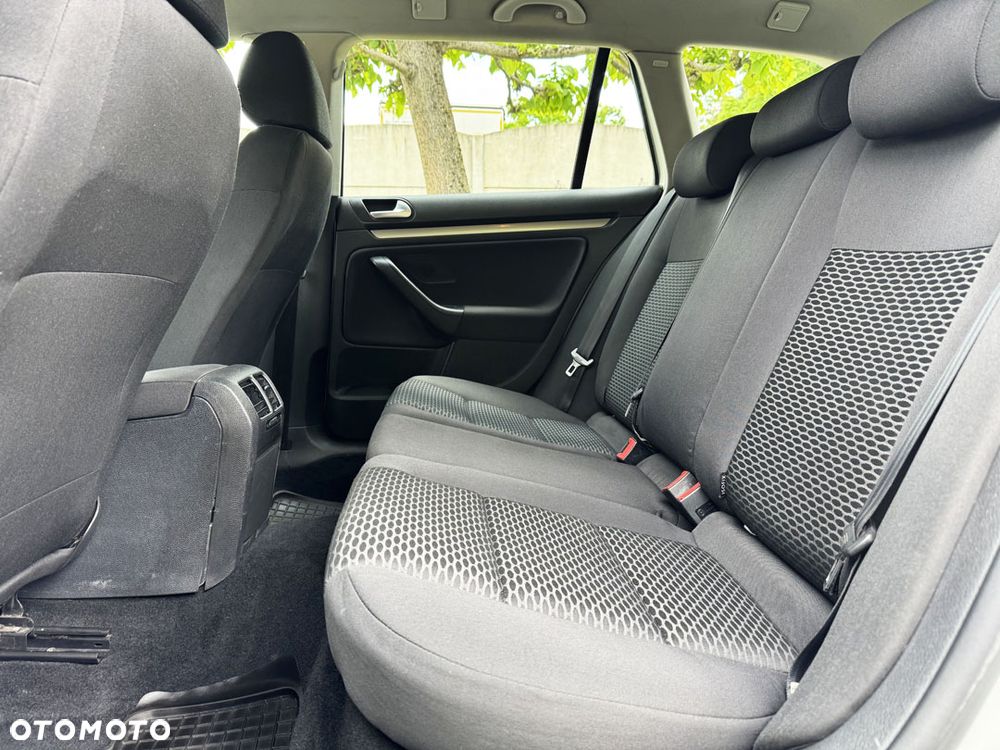 Volkswagen Golf 1.6 TDI DPF BlueMotion - 30