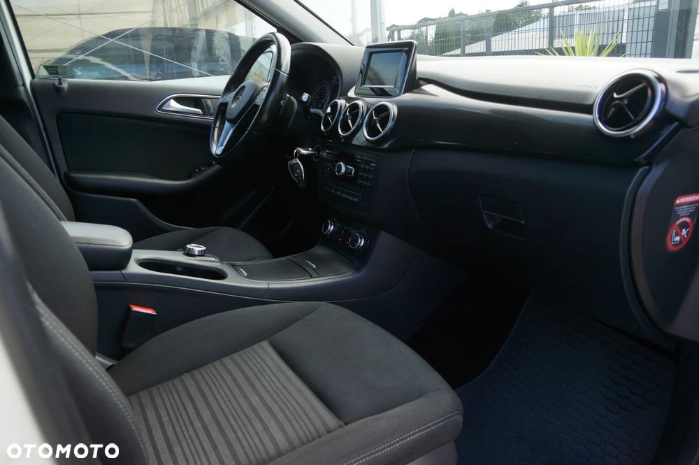 Mercedes-Benz Klasa B 220 4-Matic - 26